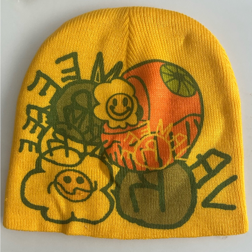 Vameee Logo Collage Beanie(Yellow)